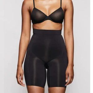 SKIMS Bonded High Waisted Shorts In Onyx Size Small New With Tags